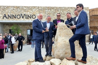 Otevření Vinařského centra ANNOVINO 600x400